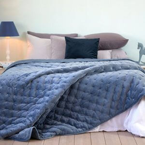 כיסוי מיטה/ שמיכה מדגם הולנד בצבע כחול